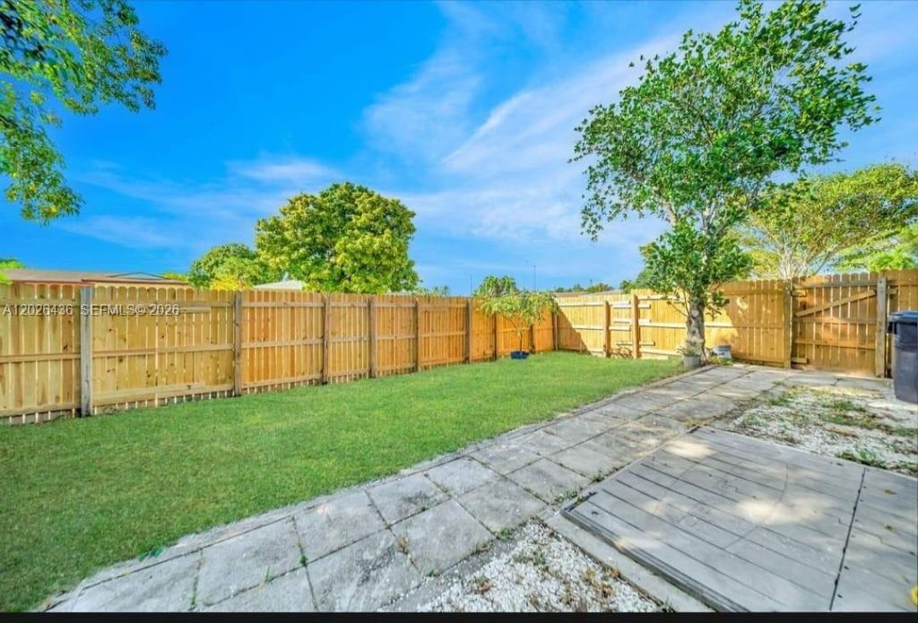 6812 Rio Pinar 1, North Lauderdale, FL 33068