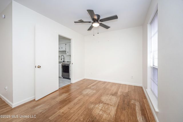 1213 King Henry Drive, Ocean Springs, MS 39564