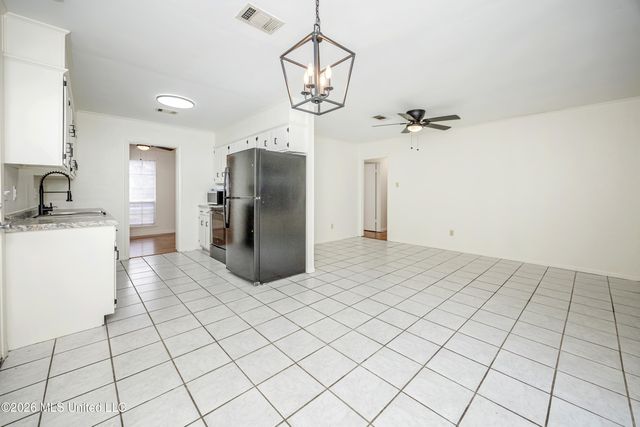 1213 King Henry Drive, Ocean Springs, MS 39564