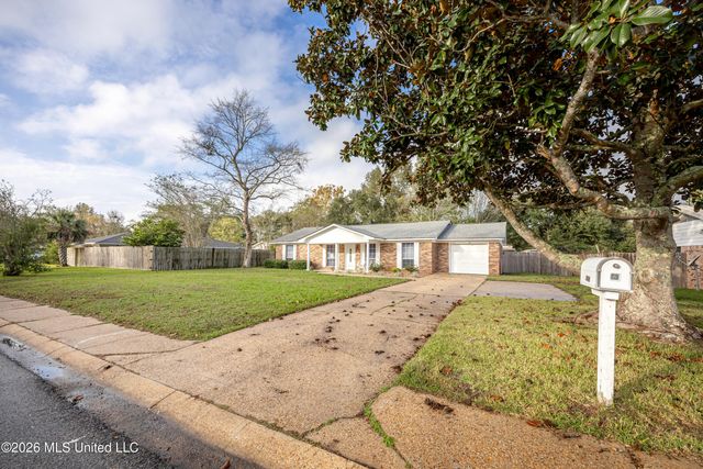 1213 King Henry Drive, Ocean Springs, MS 39564