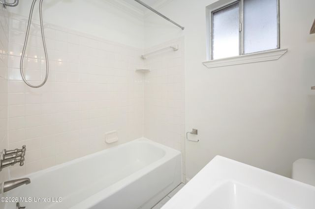1213 King Henry Drive, Ocean Springs, MS 39564