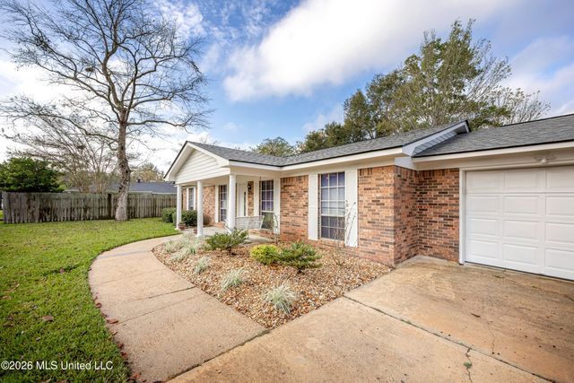 1213 King Henry Drive, Ocean Springs, MS 39564