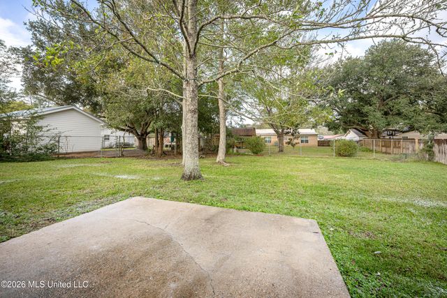 1213 King Henry Drive, Ocean Springs, MS 39564