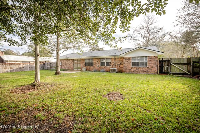 1213 King Henry Drive, Ocean Springs, MS 39564