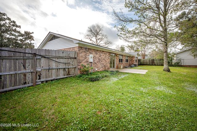 1213 King Henry Drive, Ocean Springs, MS 39564