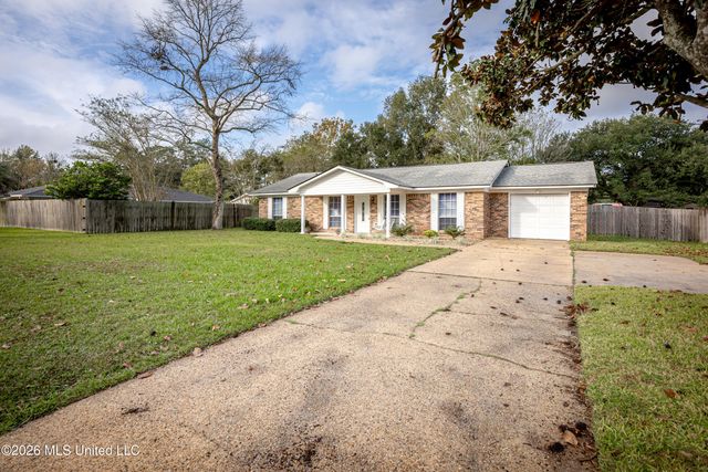 1213 King Henry Drive, Ocean Springs, MS 39564