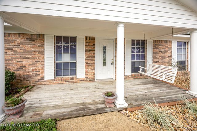 1213 King Henry Drive, Ocean Springs, MS 39564