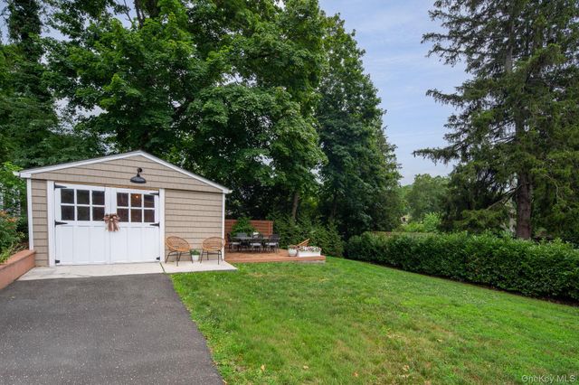 26 Fairmount Street, Huntington, NY 11743