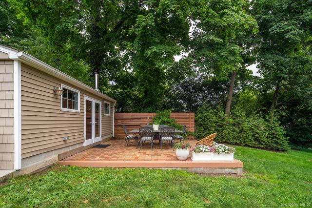 26 Fairmount Street, Huntington, NY 11743