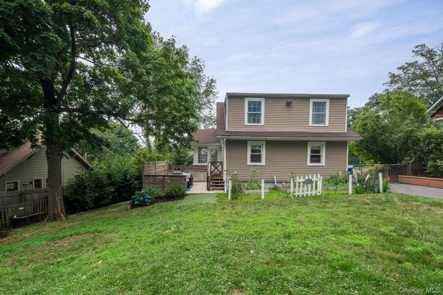 26 Fairmount Street, Huntington, NY 11743