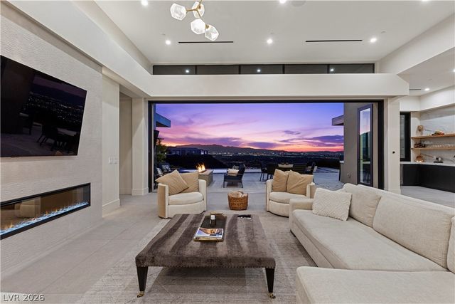 467 Cityview Ridge Drive, Henderson, NV 89012