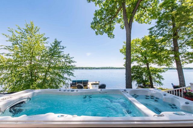 N37W26675 Kopmeier DRIVE, Pewaukee, WI 53072