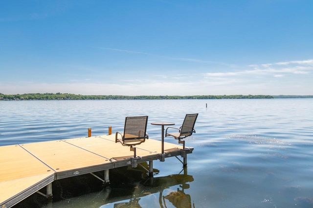N37W26675 Kopmeier DRIVE, Pewaukee, WI 53072
