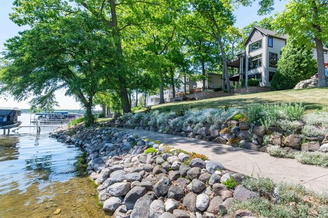 N37W26675 Kopmeier DRIVE, Pewaukee, WI 53072
