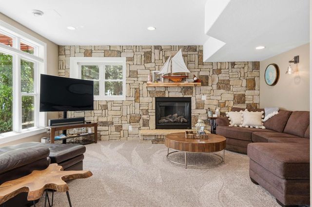 N37W26675 Kopmeier DRIVE, Pewaukee, WI 53072
