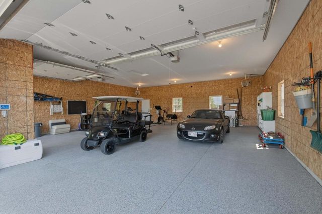 N37W26675 Kopmeier DRIVE, Pewaukee, WI 53072