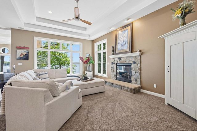 N37W26675 Kopmeier DRIVE, Pewaukee, WI 53072