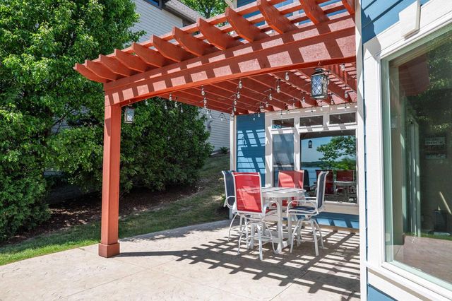 N37W26675 Kopmeier DRIVE, Pewaukee, WI 53072