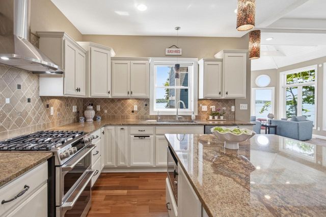 N37W26675 Kopmeier DRIVE, Pewaukee, WI 53072