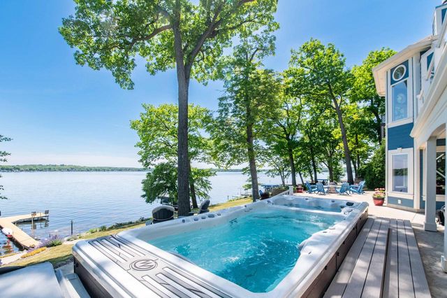 N37W26675 Kopmeier DRIVE, Pewaukee, WI 53072