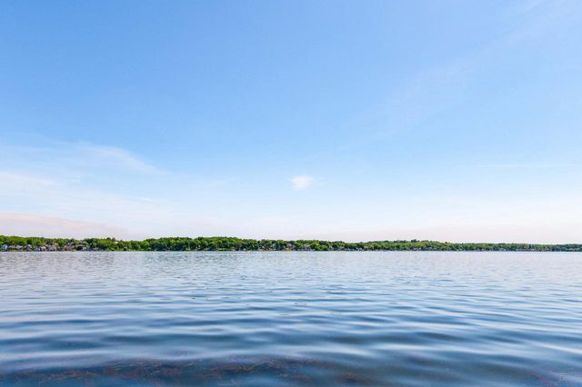 N37W26675 Kopmeier DRIVE, Pewaukee, WI 53072