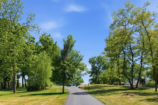 N37W26675 Kopmeier DRIVE, Pewaukee, WI 53072