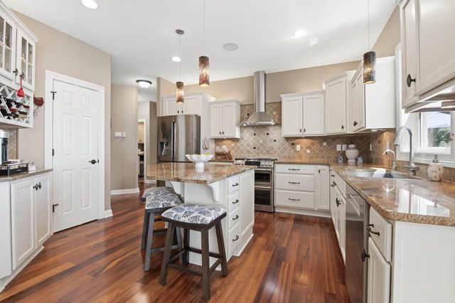 N37W26675 Kopmeier DRIVE, Pewaukee, WI 53072