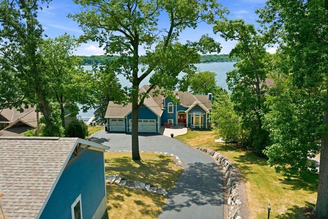 N37W26675 Kopmeier DRIVE, Pewaukee, WI 53072