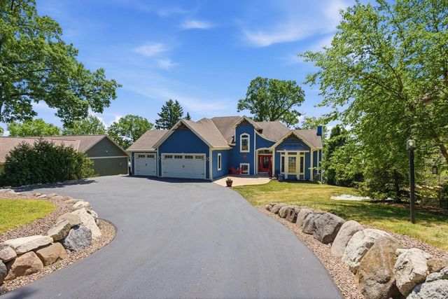 N37W26675 Kopmeier DRIVE, Pewaukee, WI 53072