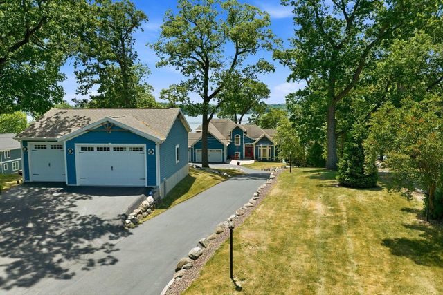 N37W26675 Kopmeier DRIVE, Pewaukee, WI 53072
