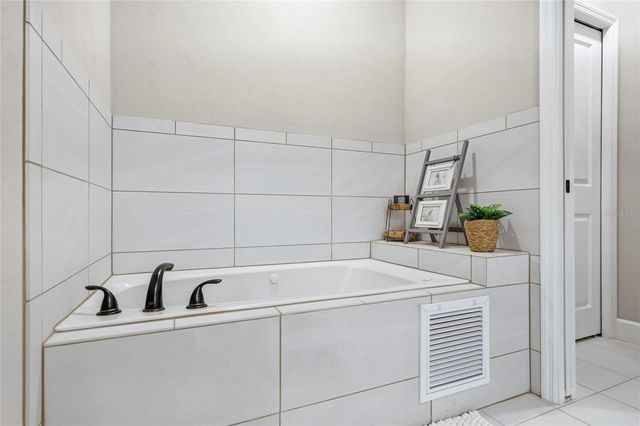 8920 NE 8TH PLACE, High Springs, FL 32643