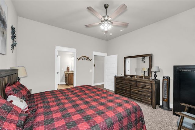 921 S Green Heron Lane, Siloam Springs, AR 72761