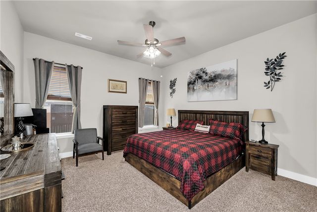 921 S Green Heron Lane, Siloam Springs, AR 72761