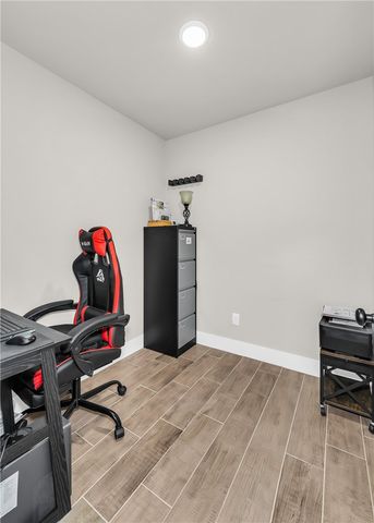 921 S Green Heron Lane, Siloam Springs, AR 72761