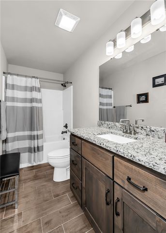 921 S Green Heron Lane, Siloam Springs, AR 72761