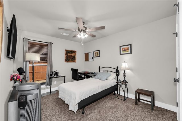 921 S Green Heron Lane, Siloam Springs, AR 72761