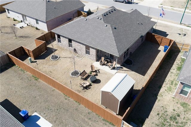 921 S Green Heron Lane, Siloam Springs, AR 72761