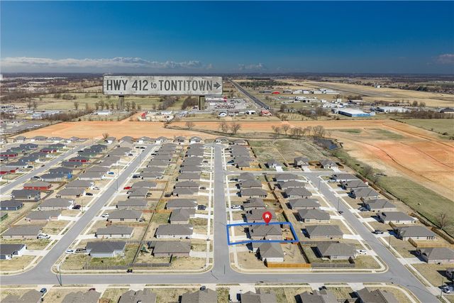 921 S Green Heron Lane, Siloam Springs, AR 72761