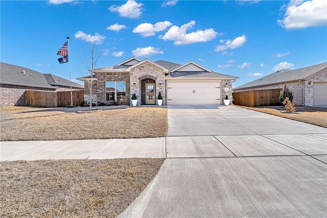 921 S Green Heron Lane, Siloam Springs, AR 72761