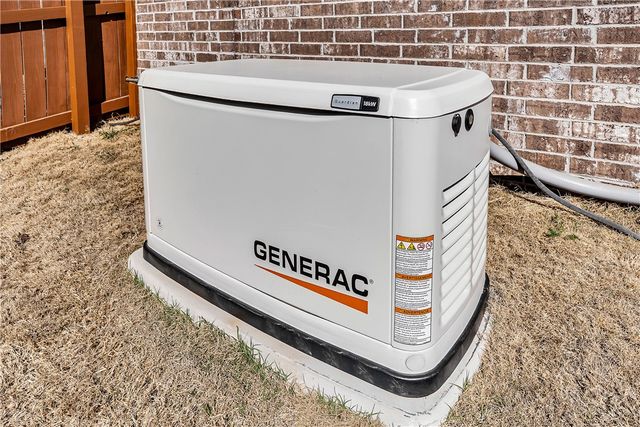 921 S Green Heron Lane, Siloam Springs, AR 72761