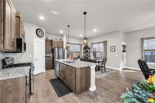 921 S Green Heron Lane, Siloam Springs, AR 72761