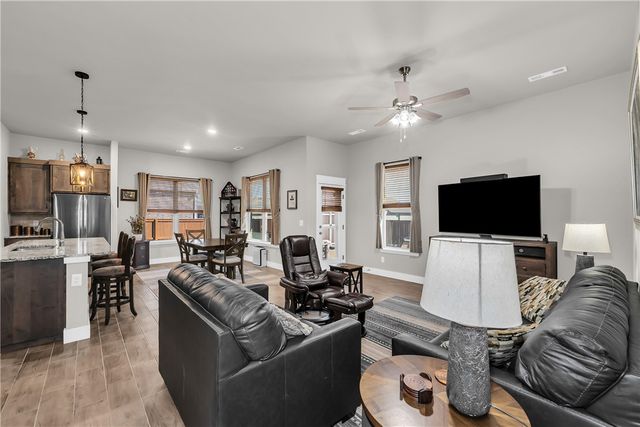 921 S Green Heron Lane, Siloam Springs, AR 72761