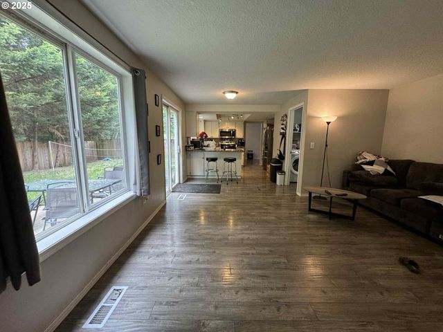 6307 Ne WILDING Rd, Vancouver, WA 98686