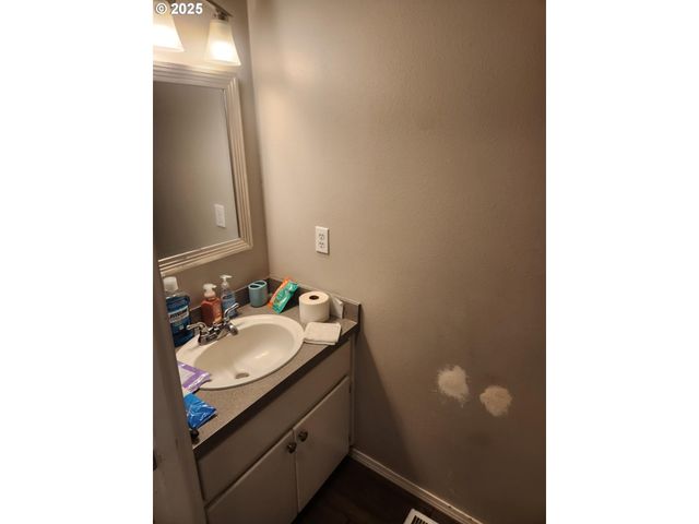 6307 Ne WILDING Rd, Vancouver, WA 98686