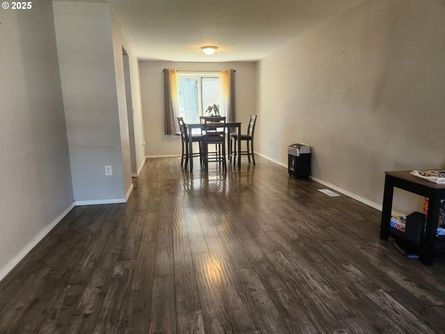 6307 Ne WILDING Rd, Vancouver, WA 98686