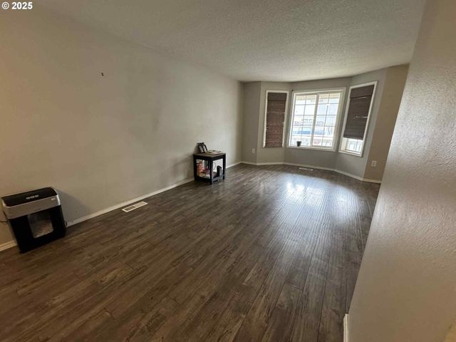 6307 Ne WILDING Rd, Vancouver, WA 98686