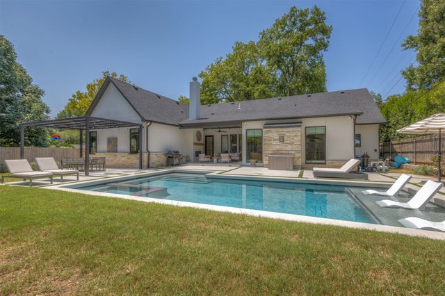 3215 S Troost Avenue, Tulsa, OK 74105