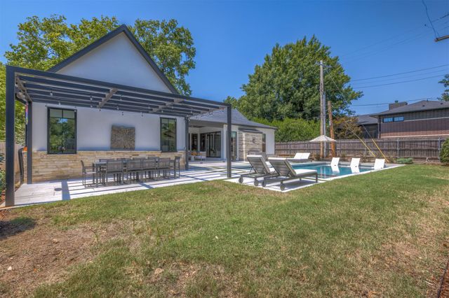 3215 S Troost Avenue, Tulsa, OK 74105