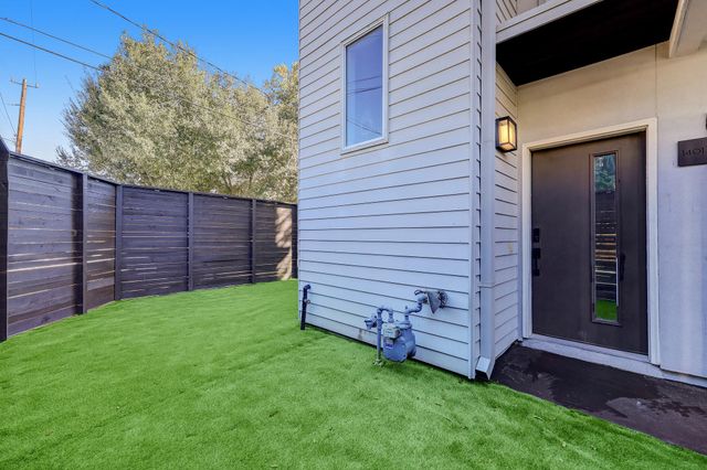 1401 Fairview Avenue A, Houston, TX 77006