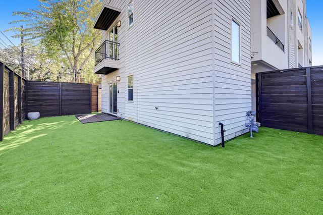 1401 Fairview Avenue A, Houston, TX 77006